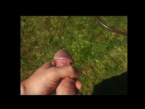 ❤️ Una guapa calenta es folla el seu cony rosa i es corre amb un esquitxat en un jardí d'estiu ❤️ Només porno al ca.redgast4asset.ru ️❤